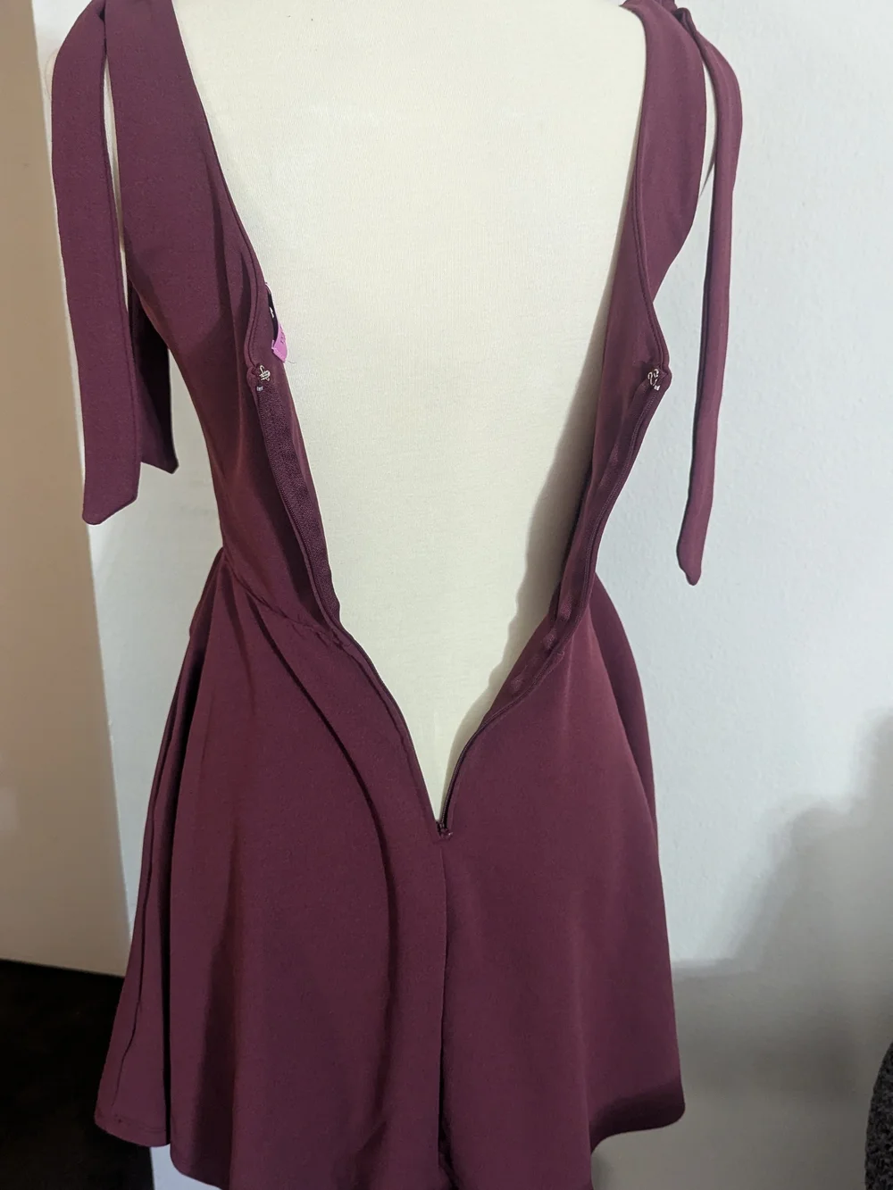 Mi Ami Francesca’s Burgundy Tie Shoulder Skater Mini Dress Size S - Picture 5 of 7